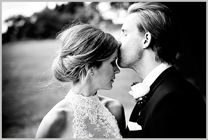 Wedding portrait of a couple in evening light in Stockholm